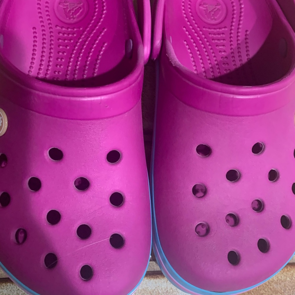Girls pink crocs size 3